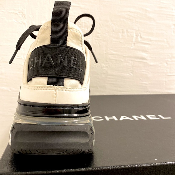 - CHANEL 23C Sport Trainer - Clear Bottom •Calfskin • Mixed Fibers• Velvet - Picture 4 of 8